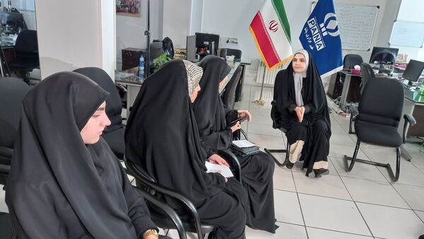 حضور دانش‌آموز خبرنگاران پانا شهرستان‌های تهران در مناظره و نشست انتخاباتی ر‌أی‌اولی‌ها