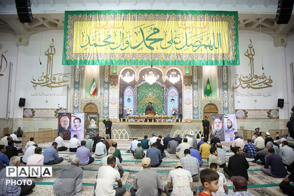 آیین بزرگداشت دولتمردان شهید در حرم مطهر بانوی کرامت