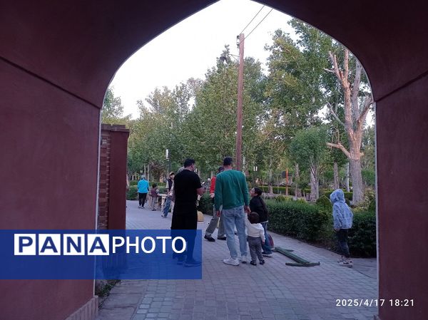 برپایی غرفه‌های صنایع دستی در پارک ایران کوچک 