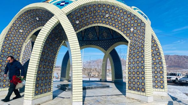 غبار روبی گلزار شهدای گمنام شهرستان باخرز 