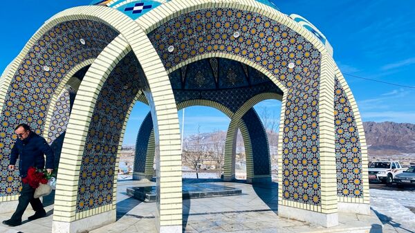 غبارروبی گلزار شهدای گمنام شهرستان باخرز