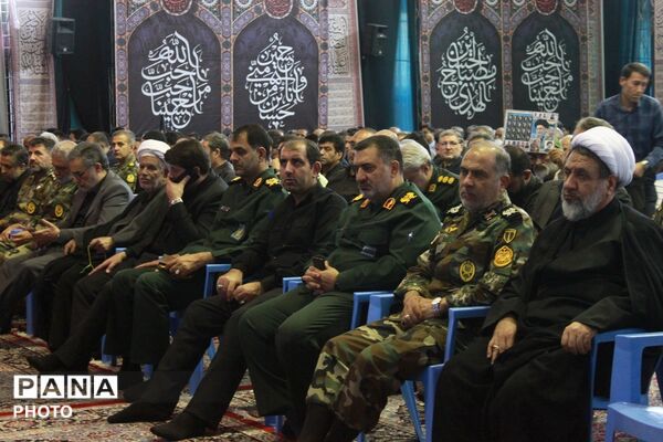 بزرگداشت و ادای احترام مدیران و کارکنان دولت در استان کرمان به رهبر شهید ایران