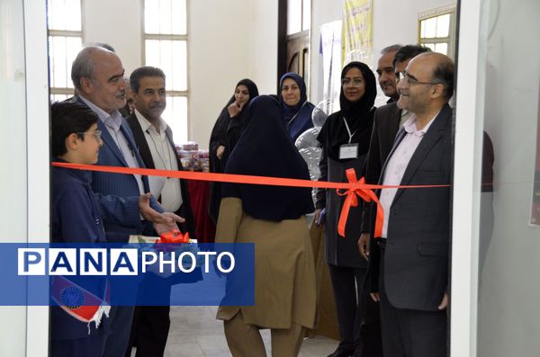 افتتاح نمایشگاه پژوهش های دانش آموزی در چارچوب جشنواره جابر بن حیان 