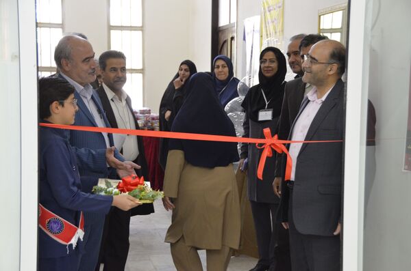 افتتاح نمایشگاه پژوهش های دانش آموزی در چارچوب جشنواره جابر بن حیان 