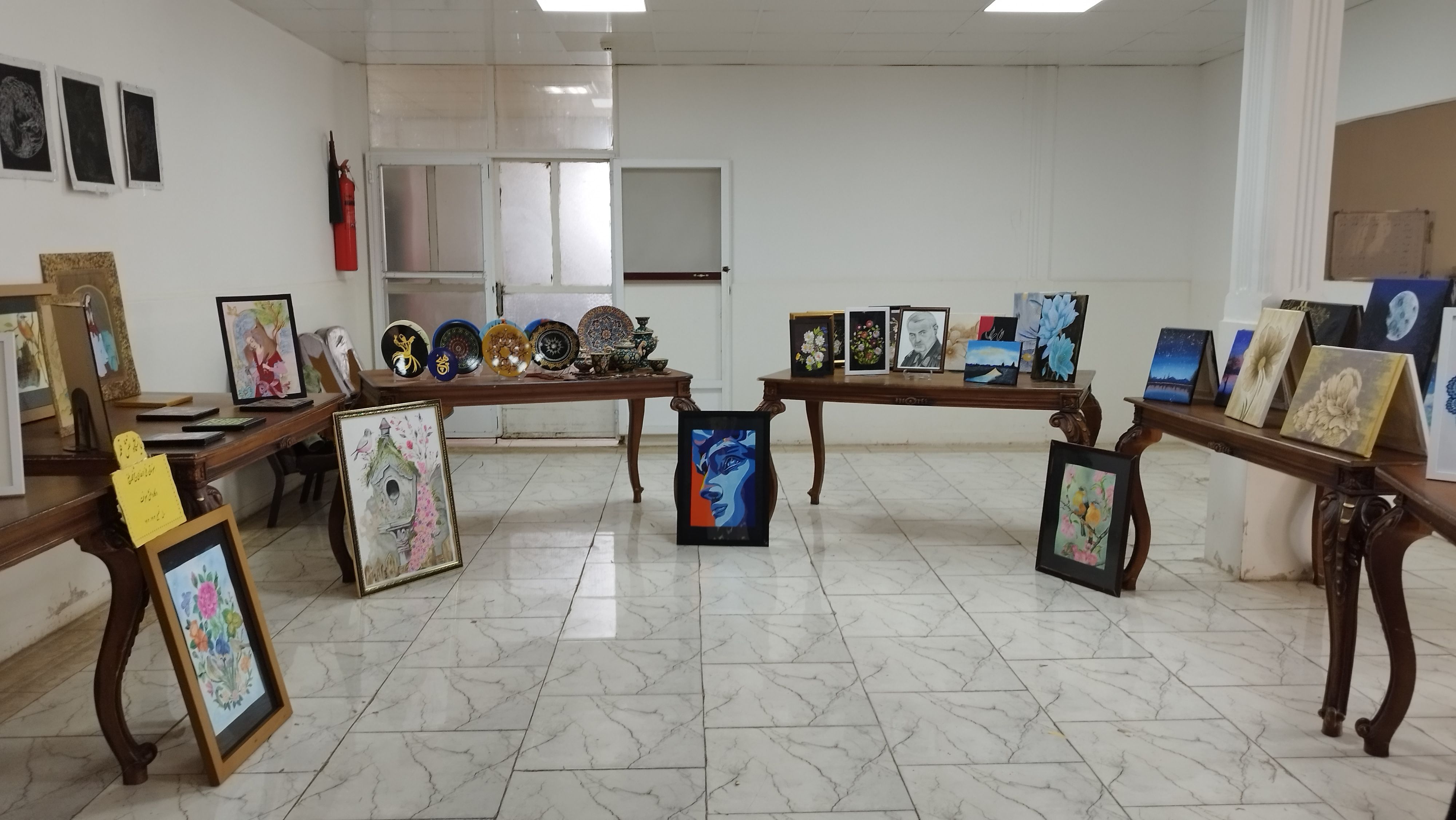 نمایشگاه دستاوردهای هنرجویان هنرستان شیخ محمد بلیغ و معرفت در شهرستان فیروزکوه