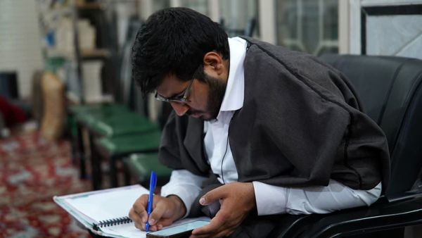 اعتکاف به رنگ خدا ۴؛ دانش‌آموزان یزدی به مهمانی خدا رفتند