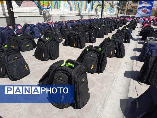 رزمایش توزیع ۵۵ هزار سبد تحصیلی در استان خراسان رضوی 