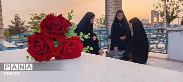 تجدید بیعت بانوان روستای سنگان با آرمان‌های شهدا