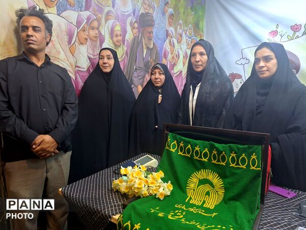 تجمع شبانه فرهنگیان و دانش‌آموزان تبریز با حضور معاون وزیر