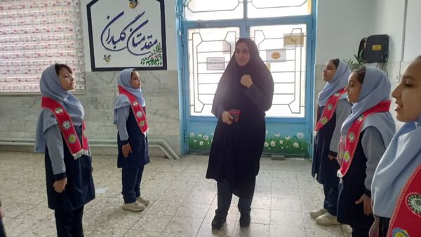 جلسه سفیران سلامت در دبستان دخترانه فرهنگیان ۲ 