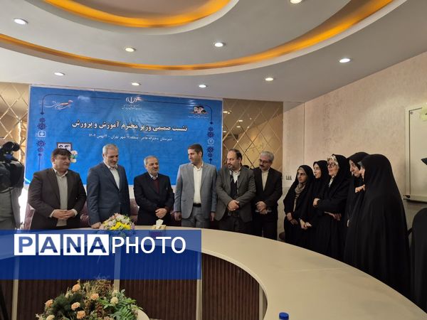 صدای انقلاب طنین انداز شد