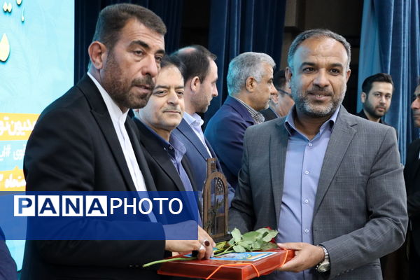 تجلیل از معلمان نمونه استان بوشهر 