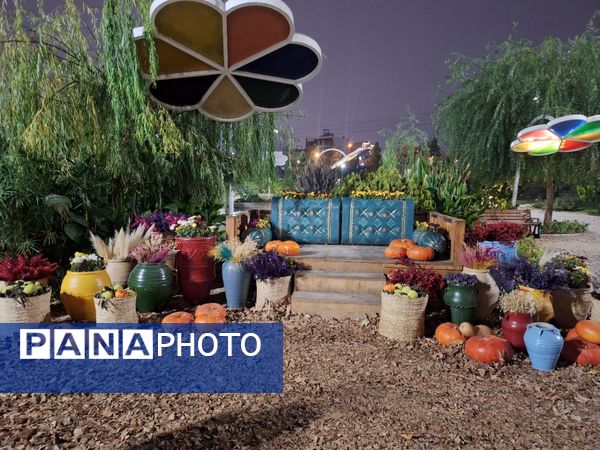 زیبایی باغ گل‌های مشهد در پاییز