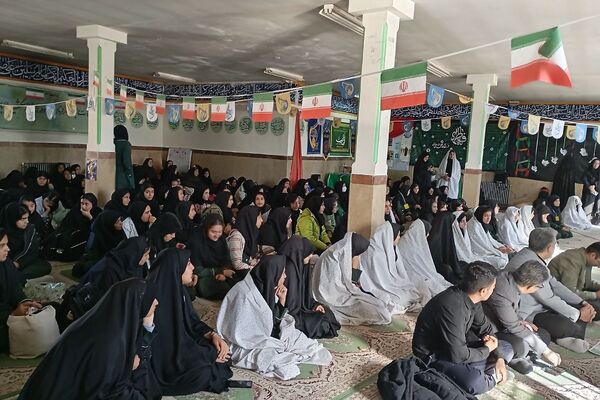 هیئت شهرستانی به مناسبت شهادت حضرت زهرا(س) در دبیرستان حضرت معصومه(س) شهرستان فیروزکوه