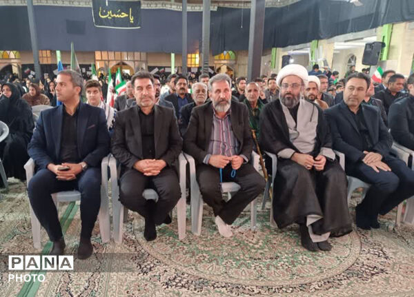 مراسم چهلم رهبر شهید انقلاب و دانش‌آموزان مدرسه شجره طیبه میناب در خاتم