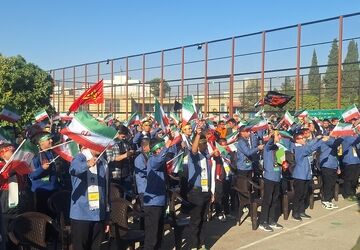 دانش آموز بر مدار آگاهی