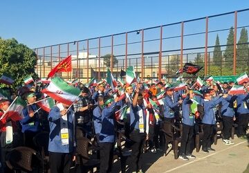 دانش آموز بر مدار آگاهی