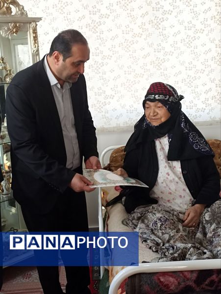 تجلیل پیشتازان از مادران شهدا به‌مناسبت هفته قرآن، عترت و نماز در خداآفرین