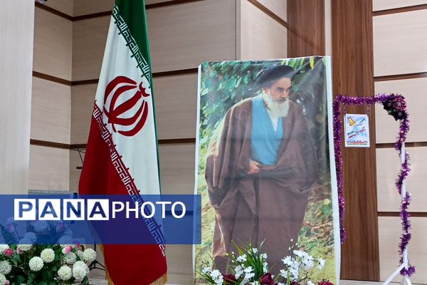 جشن یاوران انقلاب در دبیرستان محبی نیشابور 