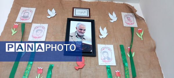 نمایشگاه دست‌سازه‌ها به‌مناسبت دهه فجر در شهر سپیددشت