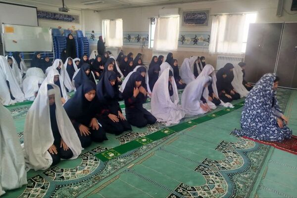 نماز در آموزشگاه فرشتگان، کلید خوش شانسی روزانه