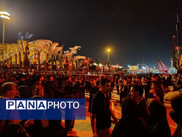 کاروان نمادین اسرای کربلا‌ازمیدان‌آستانه‌ی قم‌به‌سمت‌حرم‌حضرت‌معصومه"س"