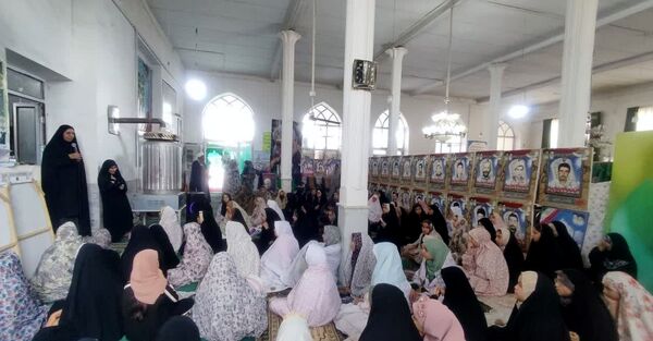 اعتکاف دانش آموزی در مسجد جامع روستای دهنو شهرستان خلیل آباد