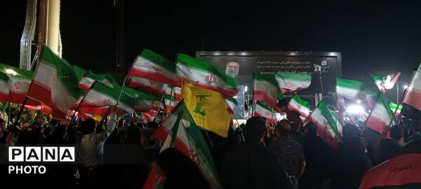 نمایش توان دفاعی کشور در میدان امام حسین (ع) یزد