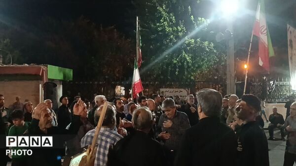 فریاد حمایت از ایران در میدان همچنان استوارتر پلدختر