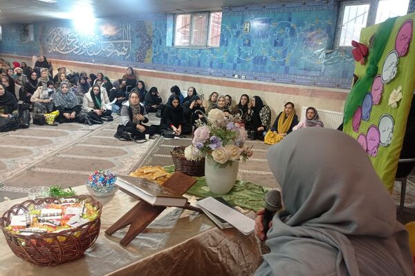 هنرنمایی دانش‌آموزان مدارس ناحیه دو شهرری در جشن میلاد حضرت فاطمه (س)