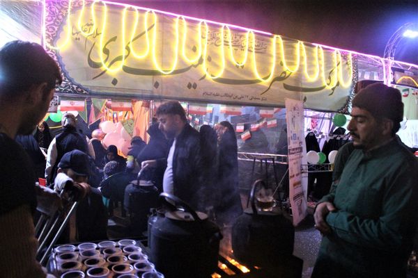 شور و عشق زائران جشن نیمه شعبان در قم