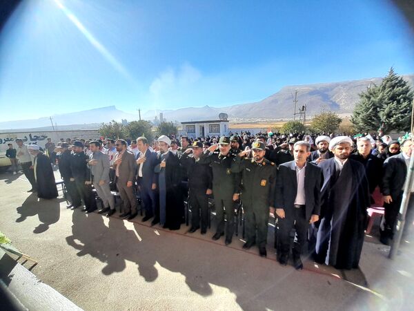 آنان که گمنامند زهرایی تبارند