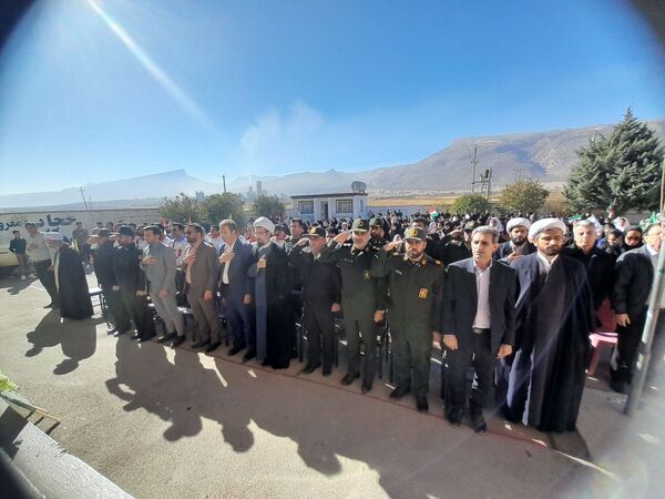 آنان که گمنامند زهرایی تبارند