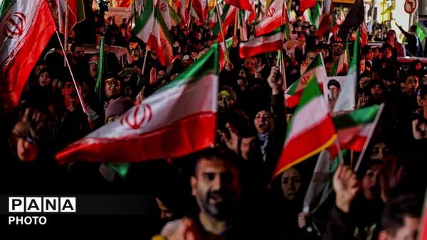 سی‌امین شب تجدید بیعت مردم فردیس با رهبر مظلومان در آستانه ادامه راه شهدا