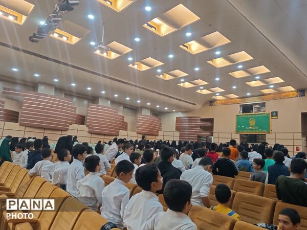 فرشتگان‌زمینی در محفل ملکوتی قرآن و نماز