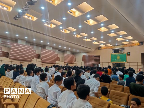 فرشتگان‌زمینی در محفل ملکوتی قرآن و نماز