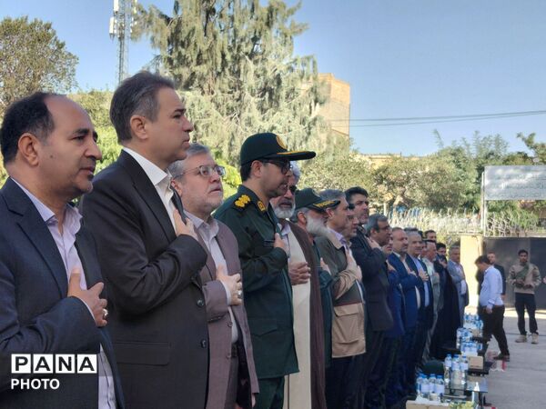 نواختن زنگ مهر در دبیرستان آرمیتا مصلی نژاد
