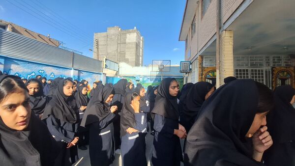 اولین مراسم صبحگاهی در دبیرستان فیاض کاشمر
