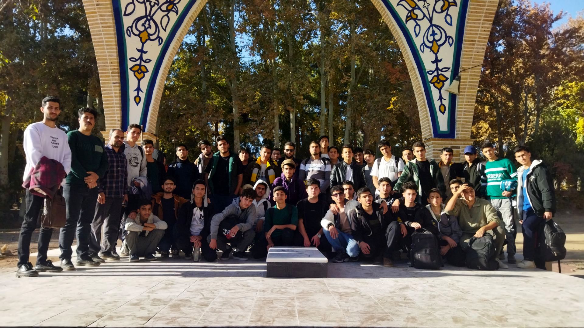 غبارروبی مزار مزار شهید دانش آموز اردوگاه شهید رجایی باغرود