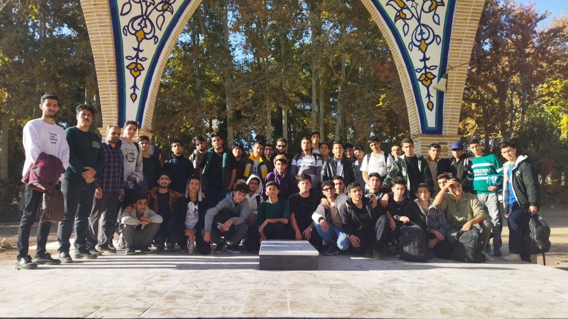 غبارروبی مزار مزار شهید دانش آموز اردوگاه شهید رجایی باغرود