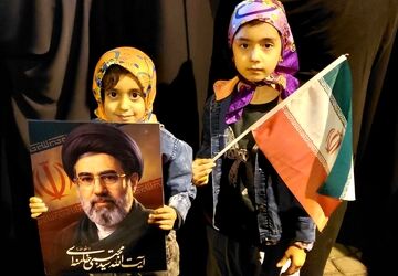 دهه نودی‌ها تا پای جانشان از این کشور و نظام دفاع می‌کنند