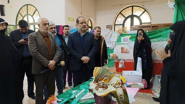 برپایی جشنواره لباس و غذاهای سنتی در شهر قنوات قم

