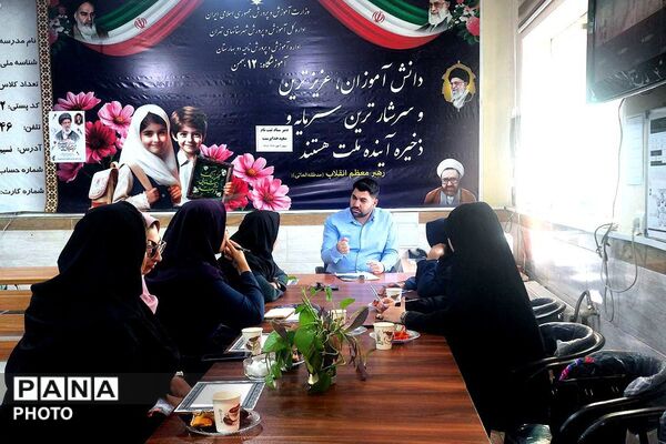جلسه مشترک شورای معلمان مدارس ۱۲ بهمن و سامنی