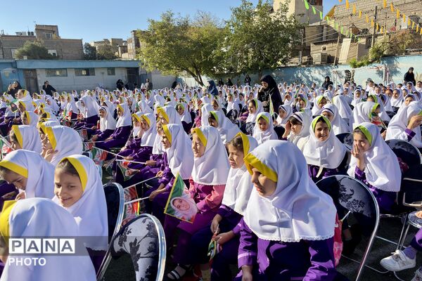 روایت تصویری آیین بازگشایی مدارس در دبستان منصور نفر منطقه ۴