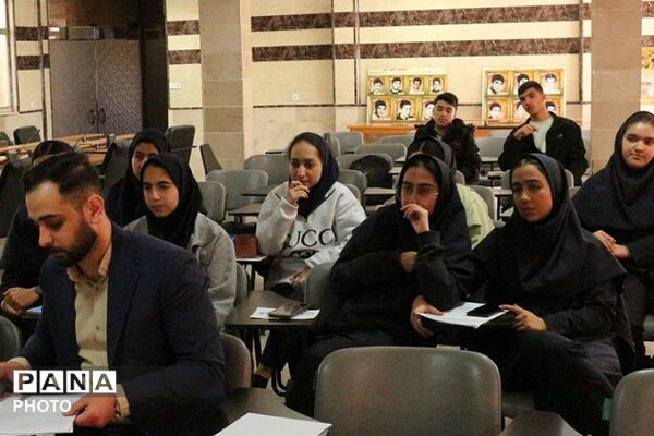 طرح "همیار معلم" با داوری تخصصی در فیروزکوه کلید خورد