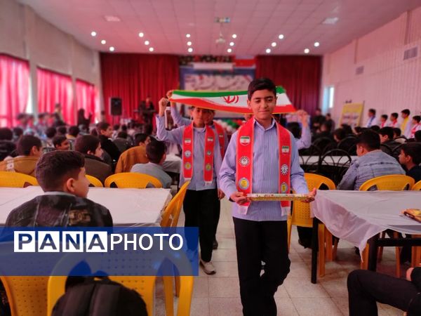 تجلیل از نخبگان فرهنگی و قرآنی شهرستان خلیل‌آباد