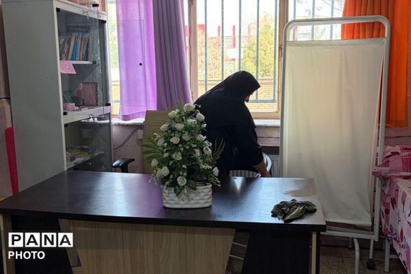 مهر ماه با طعم سلامت و آماده کردن  اتاق بهداشت مدرسه ستایش و صابران یک 