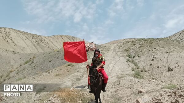 مراسم نمادین تعزیه خوانی در روز عاشورای حسینی در شهر بار نیشابور
