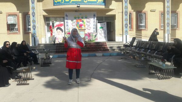 هفته پدافند غیر عامل در دبیرستان دخترانه حضرت زینب (س)کاشمر