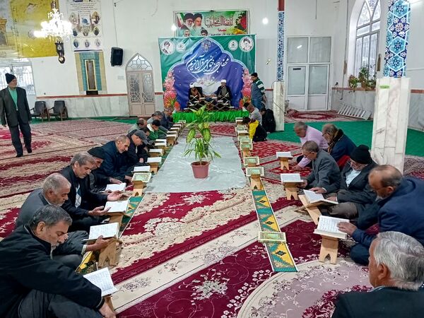 برگزاری محفل جزءخوانی قرآن کریم در امامزاده سید‌محمد(ع) کاشمر